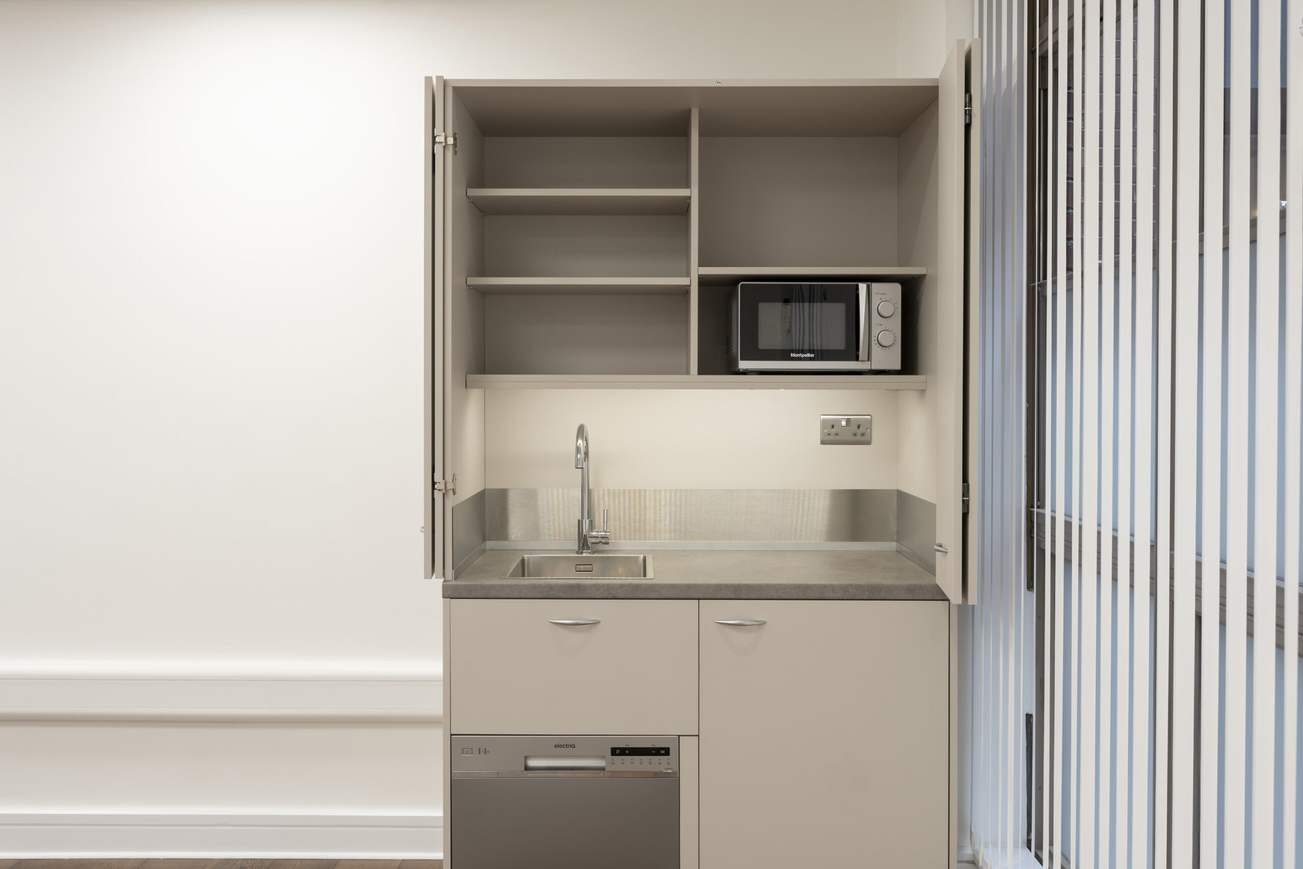 655e5667d7ccdd07b0137e3085c71613-kitchenette-2.jpg