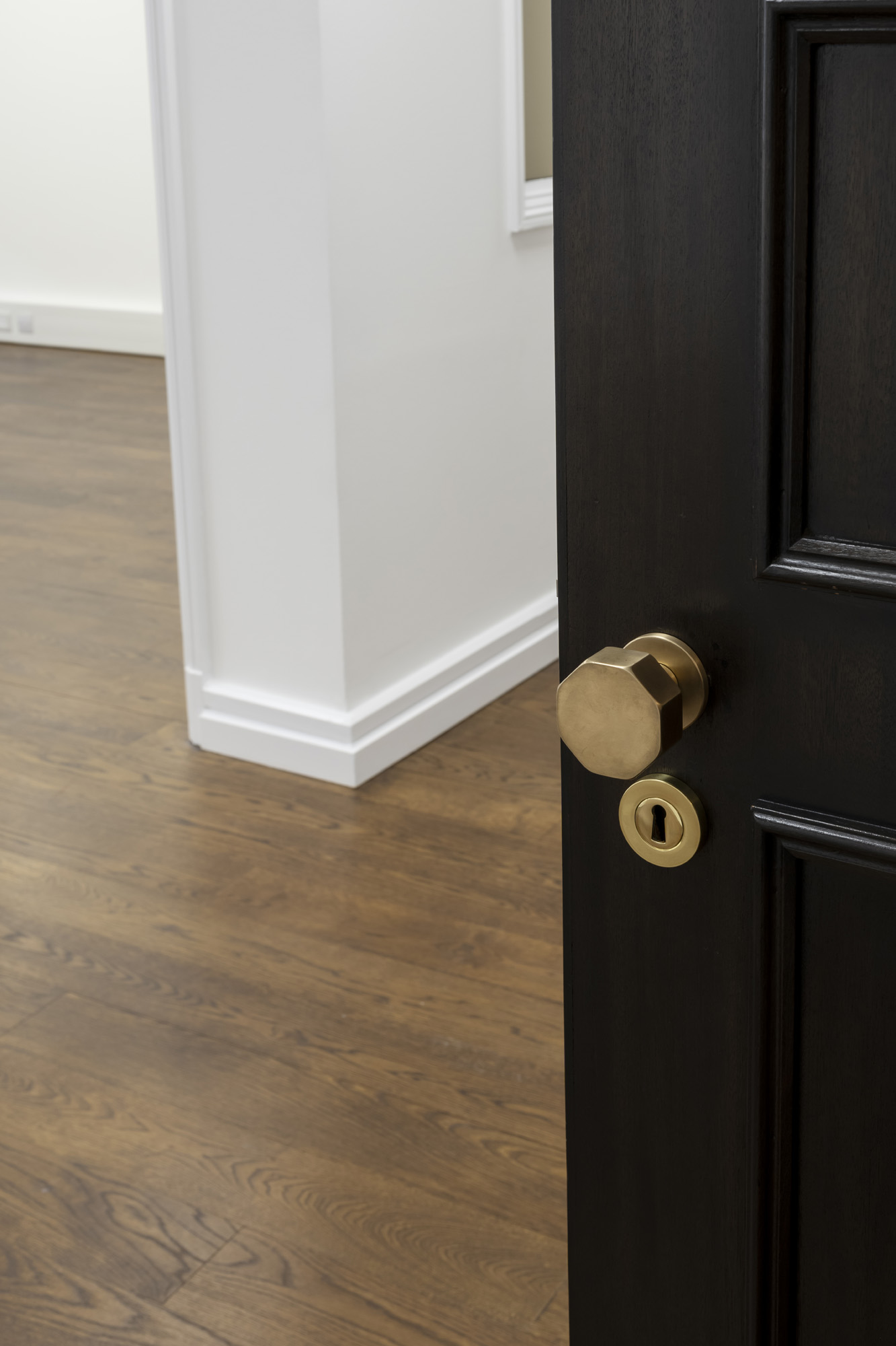 1b9dd2c6bfe9eeab9b85e994ca53242b-detail-of-door.jpg