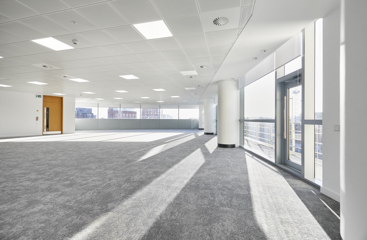 d2395444d0ebfefeca98645b152cebac-one-whitehall-riverside-hla8433-lr.jpg