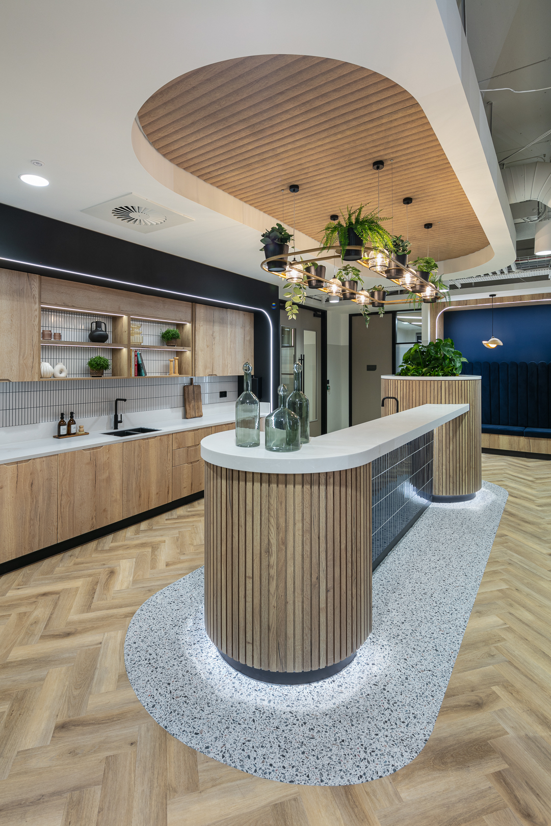 4c08c340ac41caeda6db13f8e0f1cb29-business-5.jpg