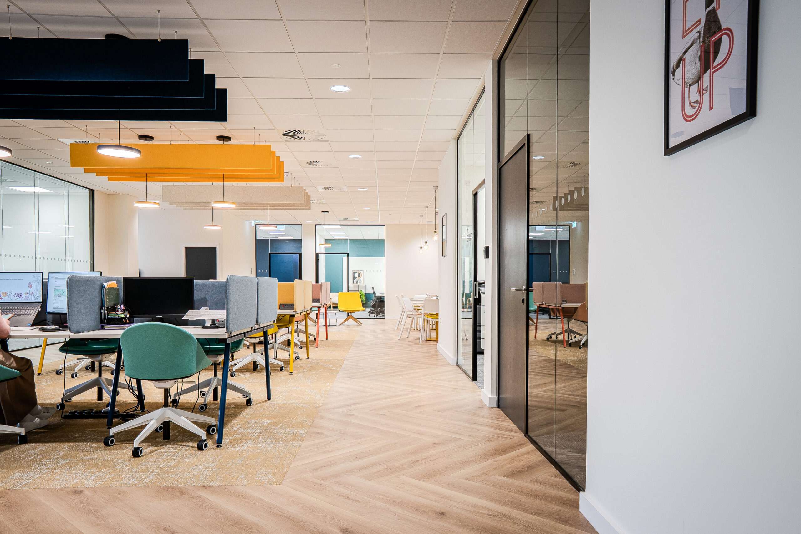 41cbc1e9a38b075f9be8693a4d8afb76-co-working-3.jpg
