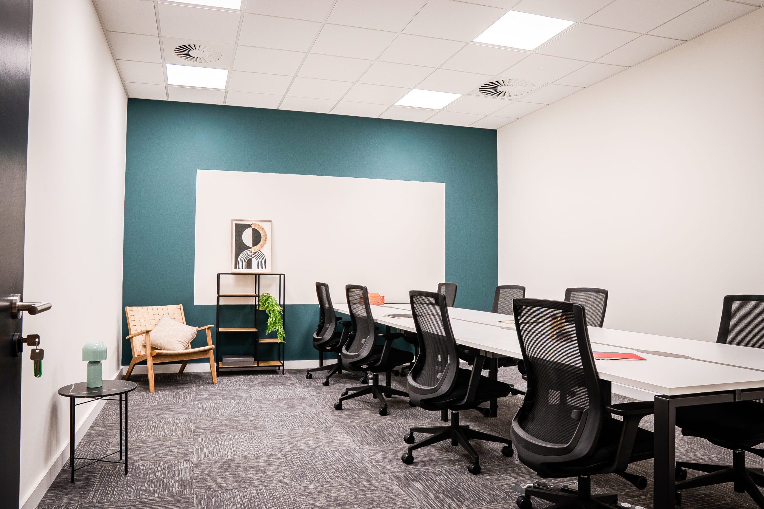 c1f05fc7982e37a227789e8bc5d0c443-whiterose-suite-4-8-desk.jpg