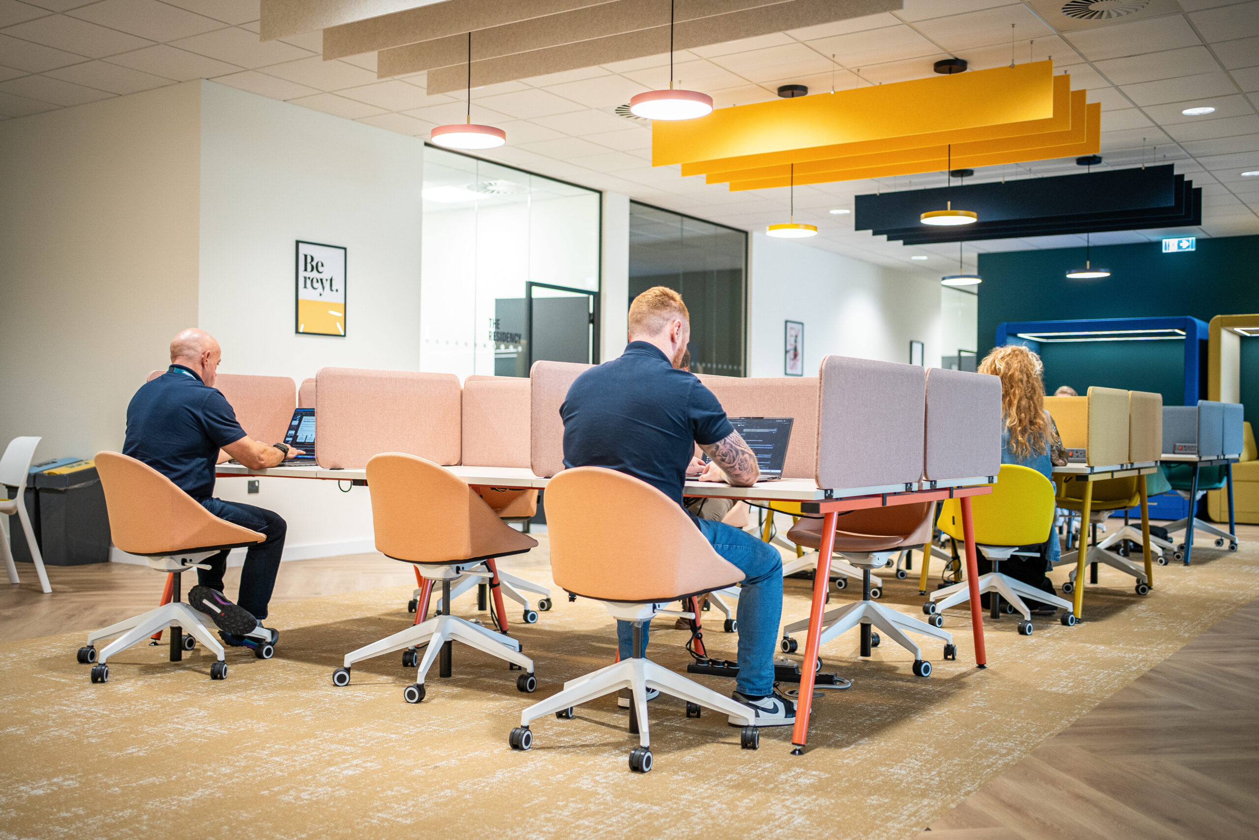 7f939d798d0394e9ada7b4d285ad8062-co-working-people.jpg