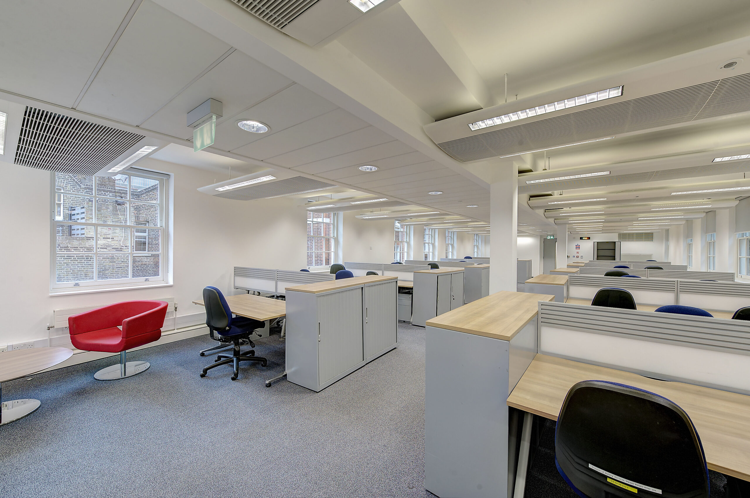 df63d16fd859db07a4af5525896429b8-8-storeys-gate-375025-office3.jpg