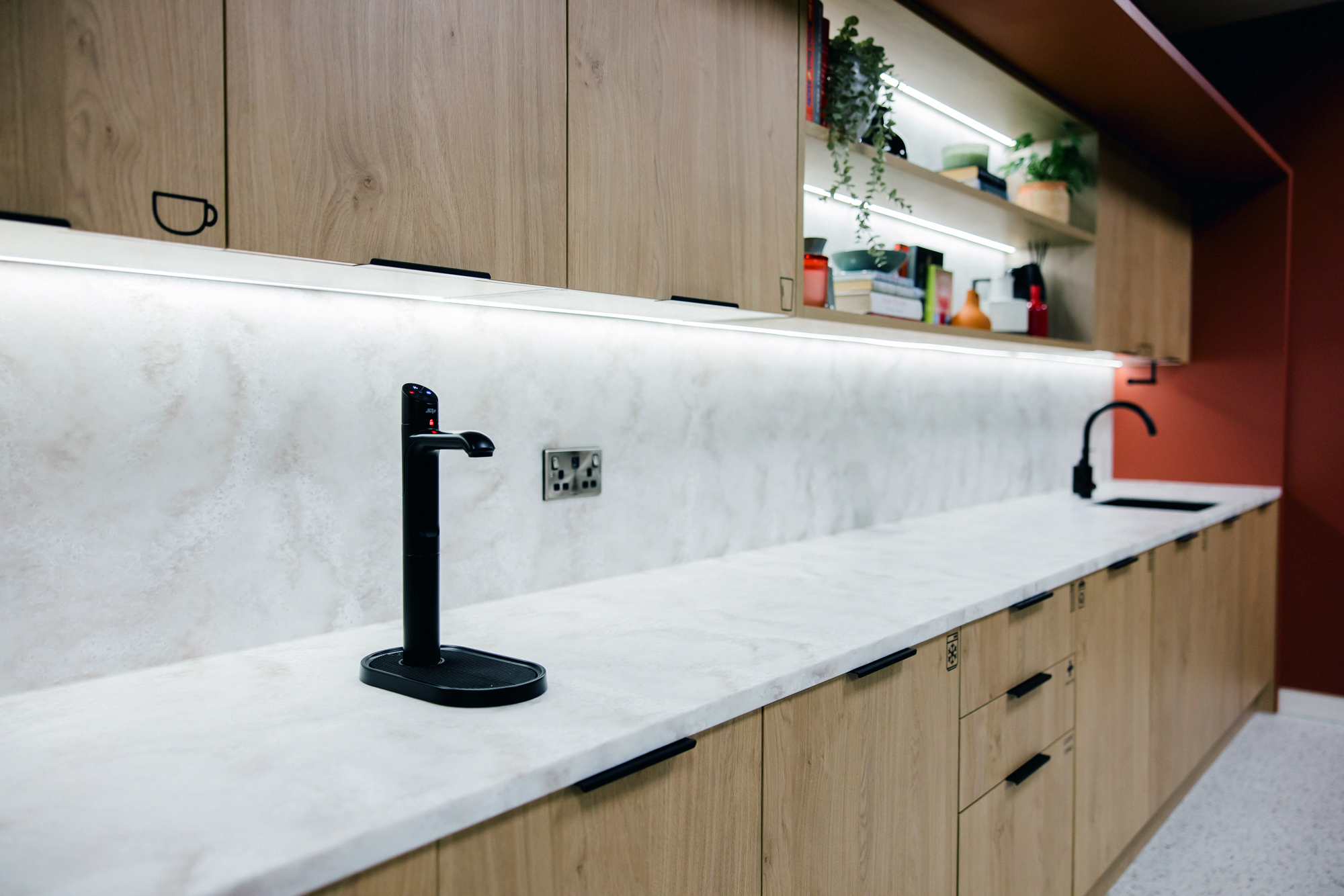 b50099df4780171961e32e4df0240944-oregabroadgate-kitchenarea-ziptap3.jpg