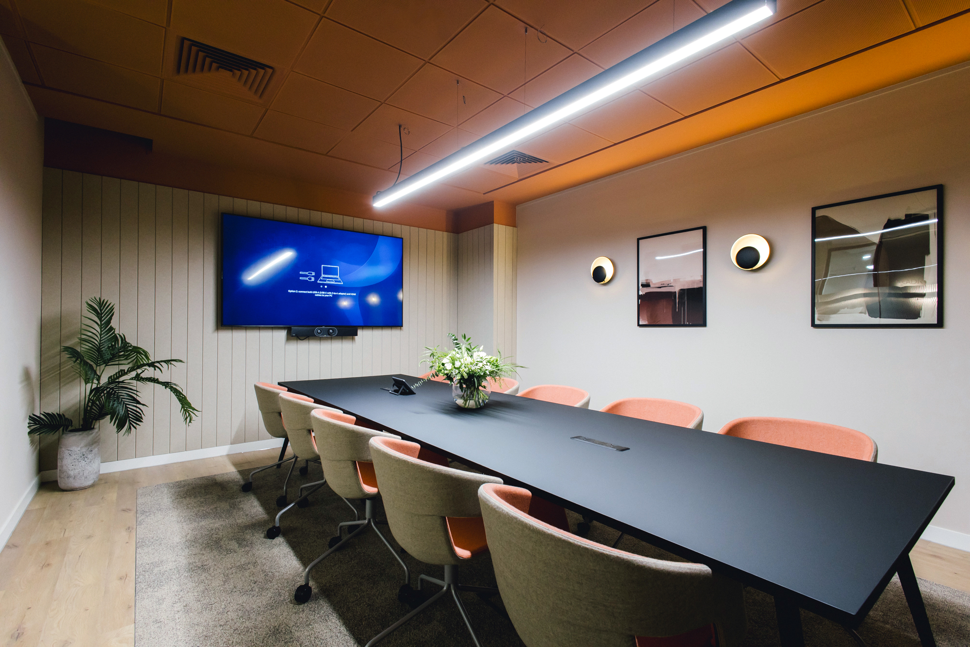 f76804412b12719d7a8d8ccd2bcc57c9-oregabroadgate-meetingrooms-headrow.jpg
