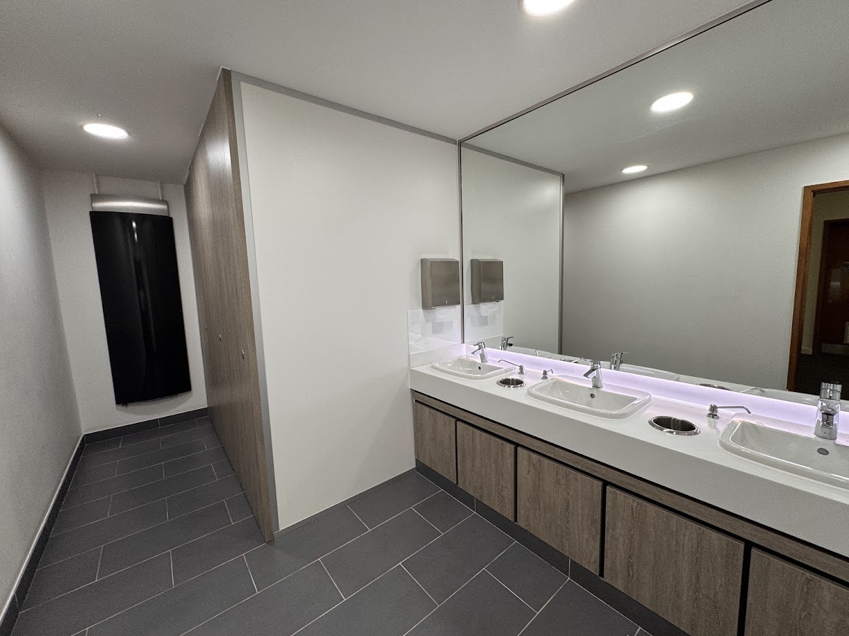 91cb9f255fc648bcf25237c8032e47f3-restroom.jpg
