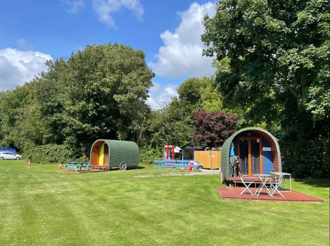 542c29545ff6e3299eea7ee2ddafe78d-glamping-pods.jpg
