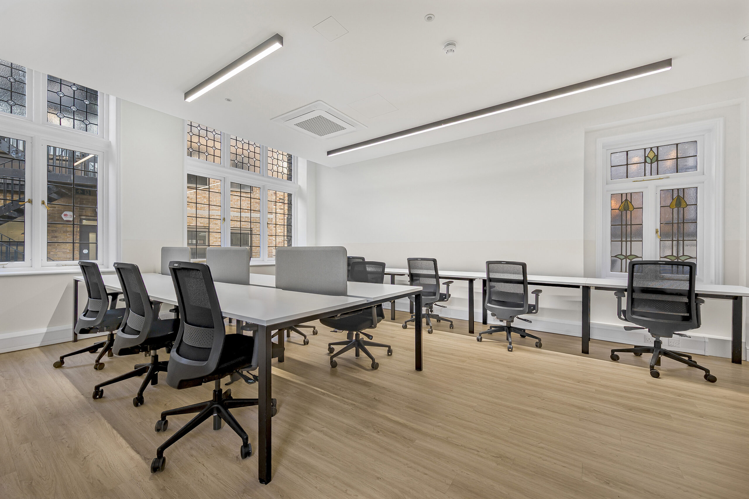 101e3690c4bce1f74c4ed0c6efc51a04-office6.jpg