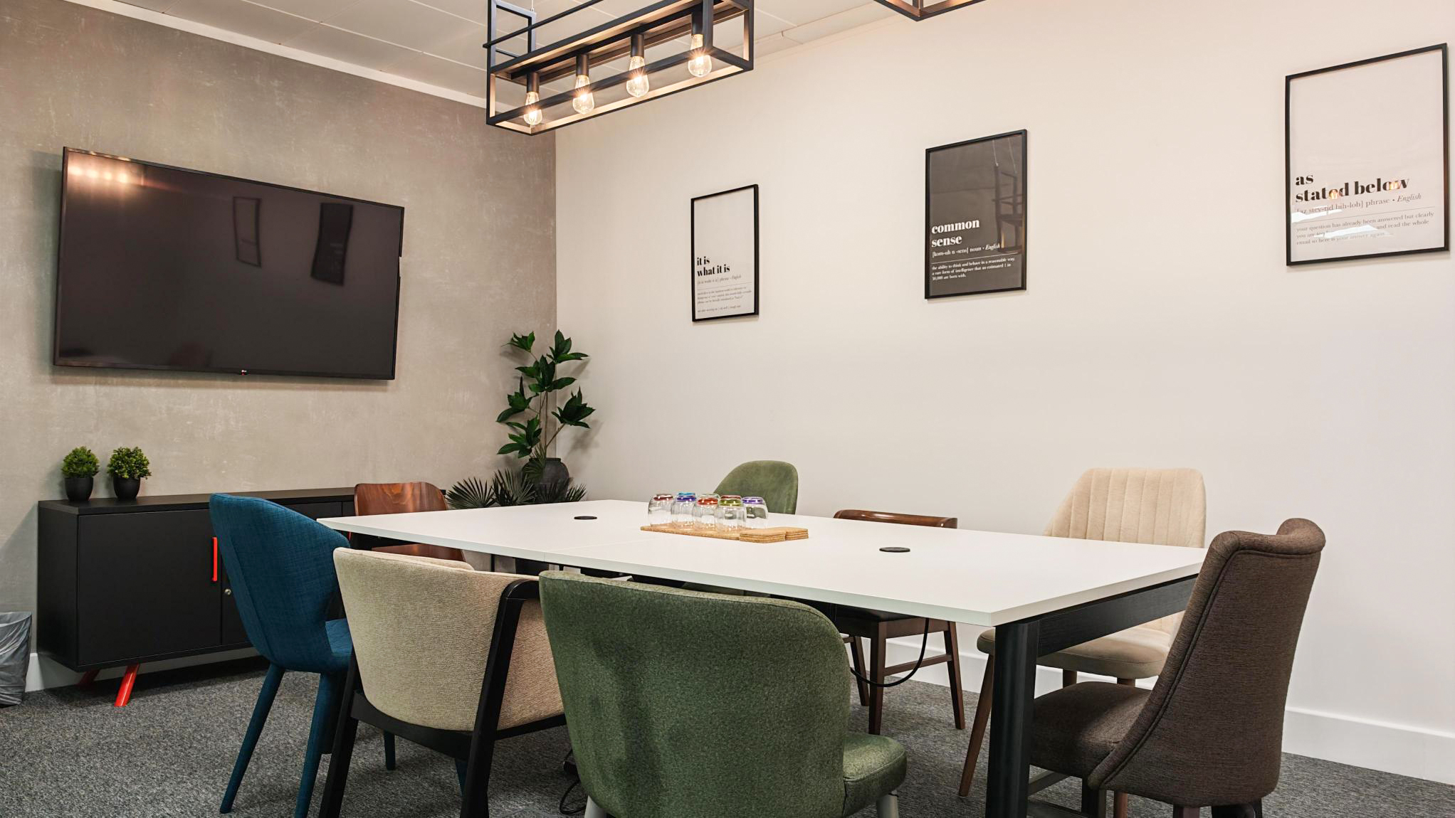 90071a33603210450f96c7a4bda9ca3d-whitehall-meetingroomone.jpg