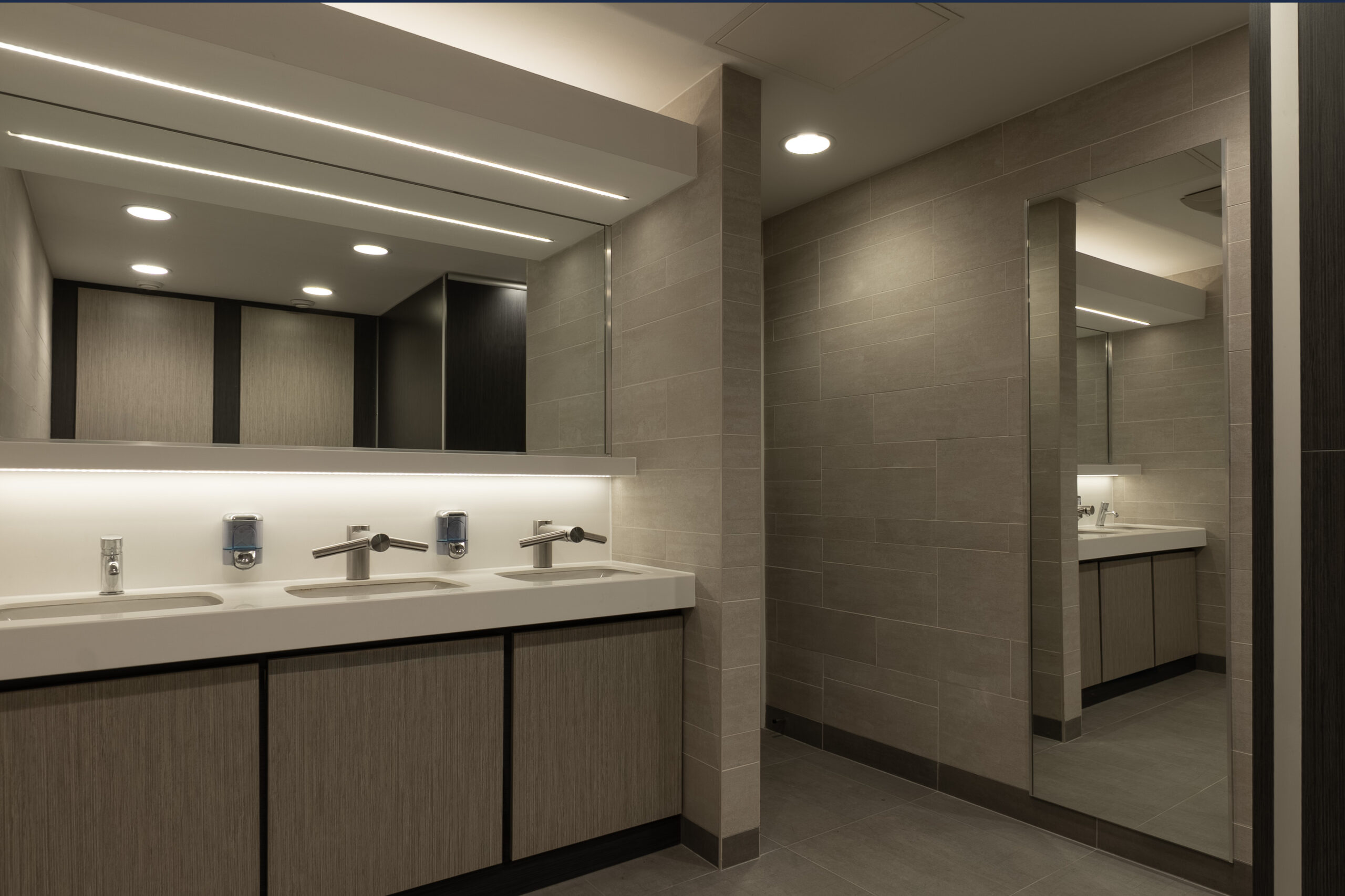 ee6b42ddb7bf1e6d7dc3e761c4ebde70-2-lcop-atrium-t6.jpg