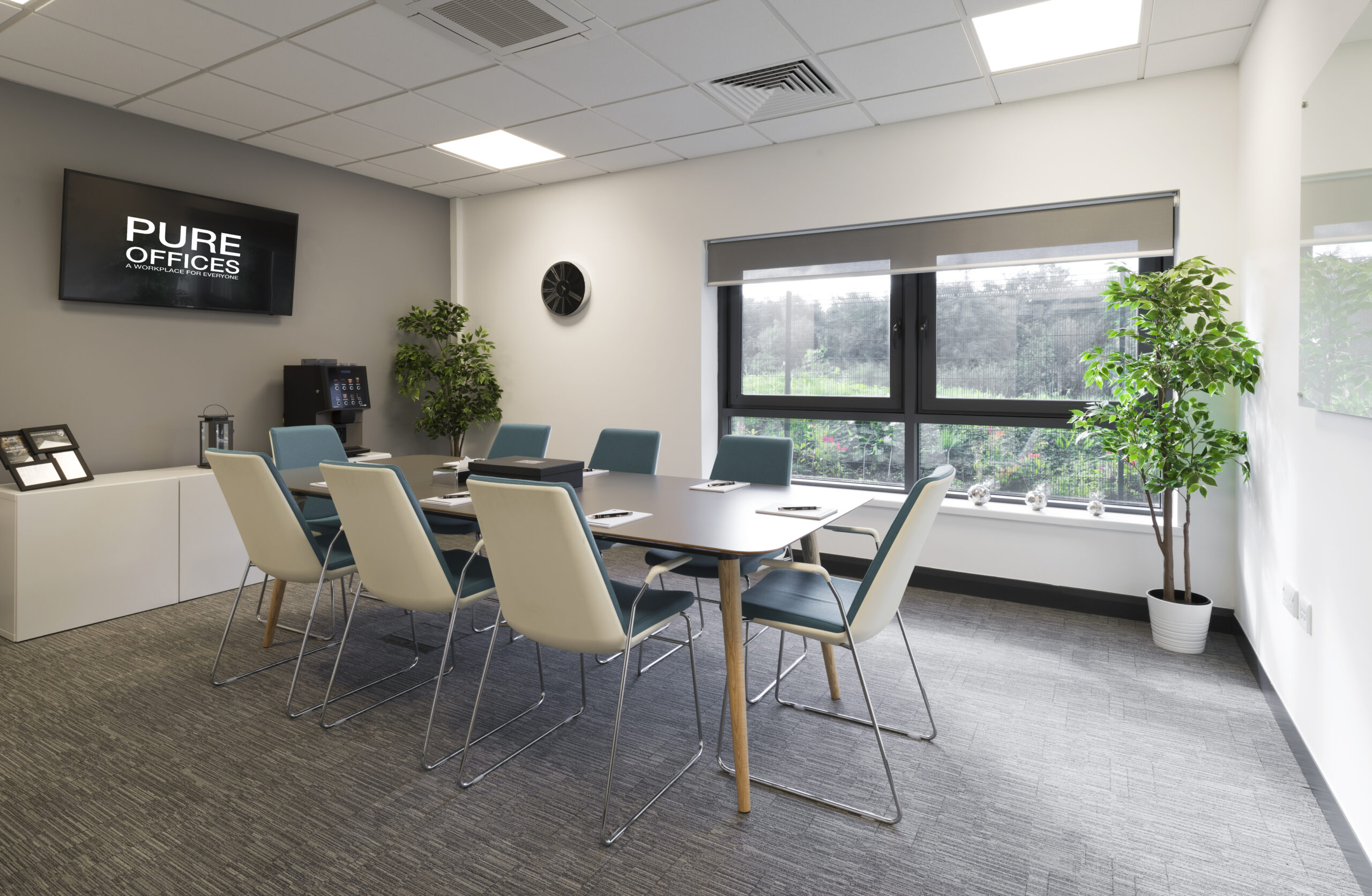 f9bbf6796f0b69e1b8faf22d5bb77c97-meeting-room.jpg