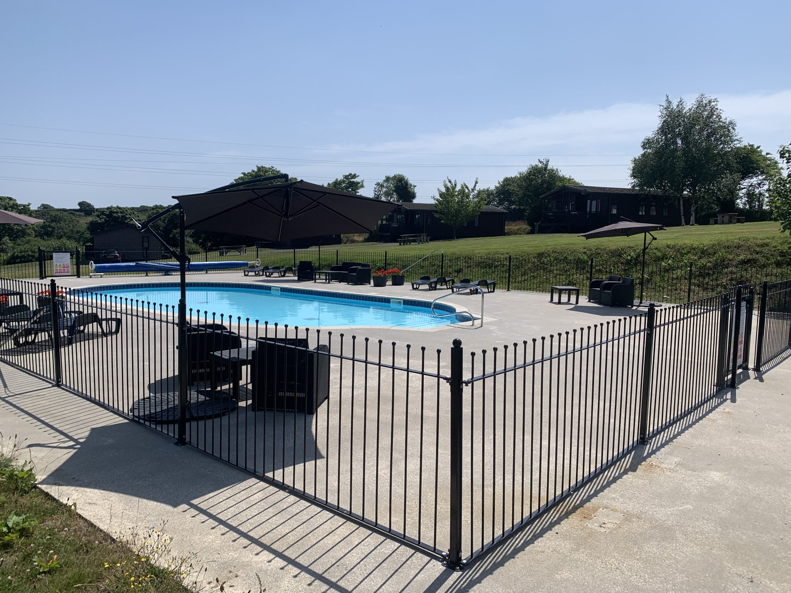 619488b9c36e31bb74db50ced75000ec-heated-saltwater-swiming-pool-1.jpg