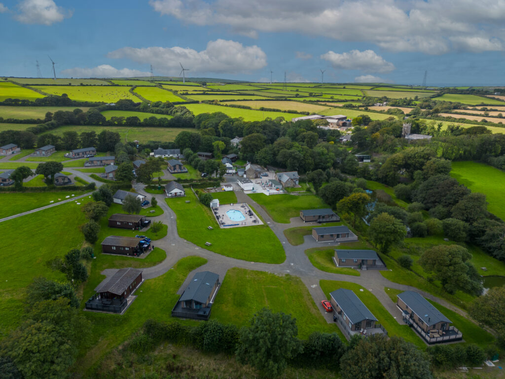 Established Holiday Lodge Park, Close to Coast – Cornwall (DVN2026)