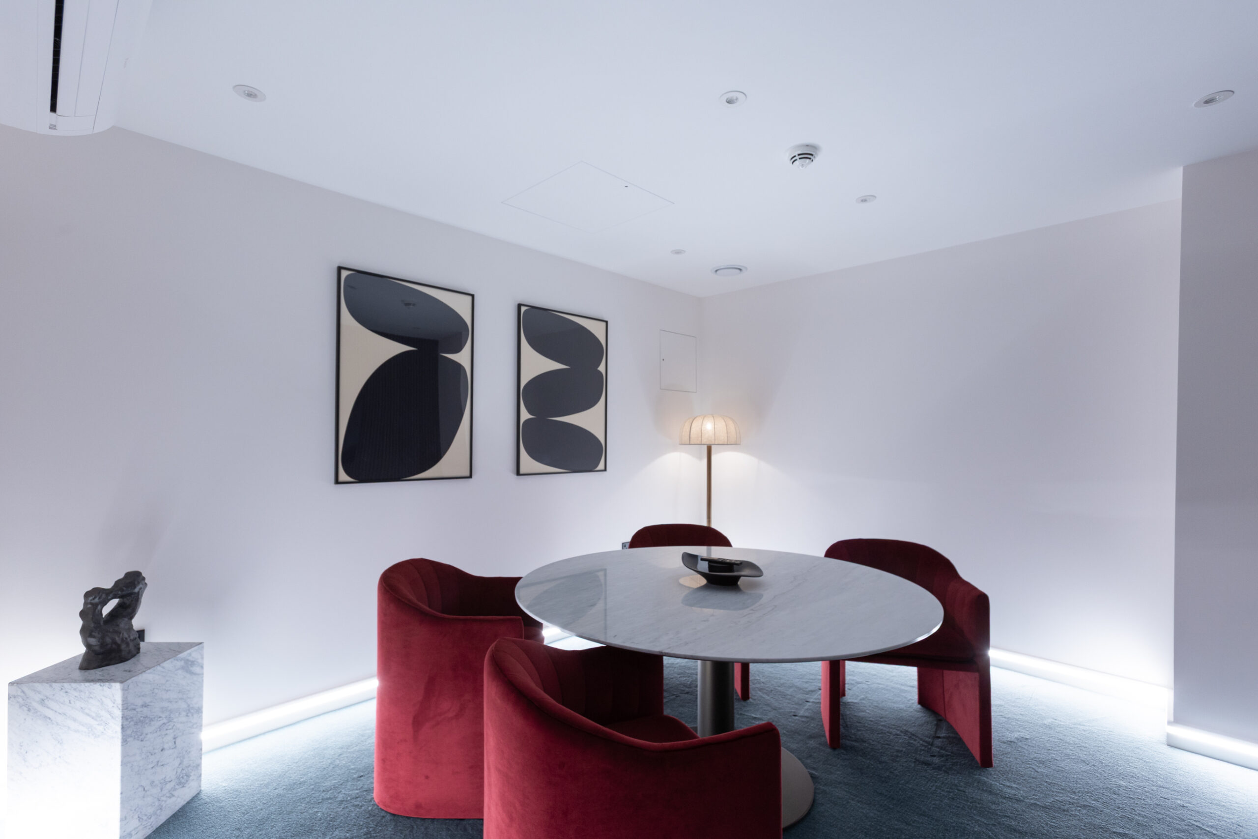 bf6d5d8a09d405b7f4b9c6a9a18c0699-mayfair-lounge-tv-room.jpg