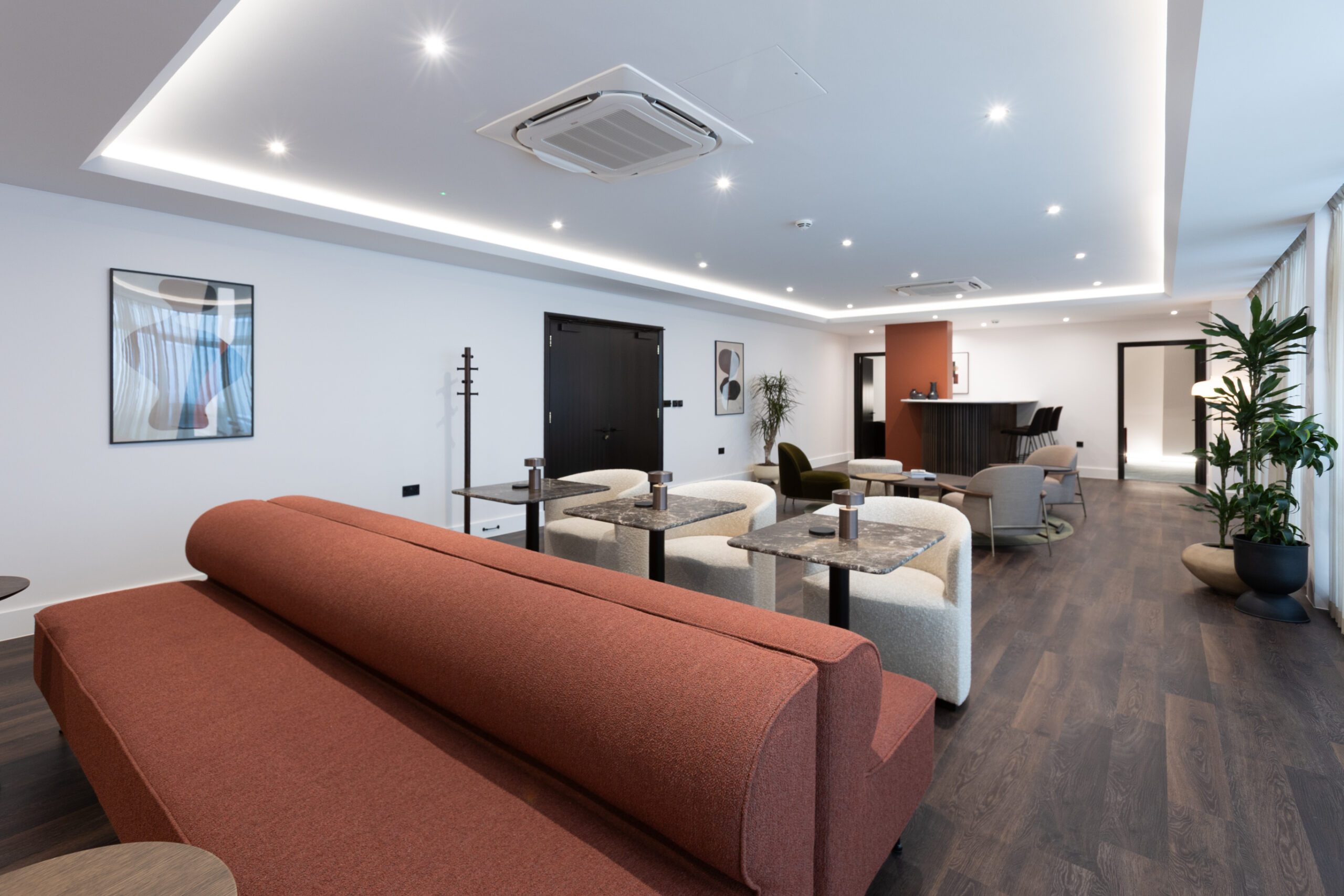 37f977479cbc7fa9adca4f41facb01a2-mayfair-lounge-4.jpg
