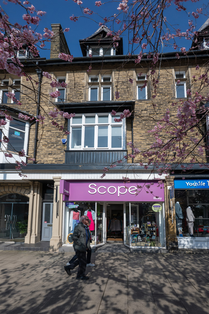 ea0a12014667c436ee205a8f8e1222e8-48-the-grove-ilkley-007.jpg