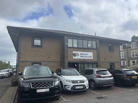 8 Grove Park Court, Harrogate