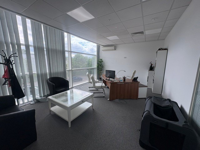 62808df14c88885de92de9c5f4c7f842-individual-office-space-2-jpeg.jpg