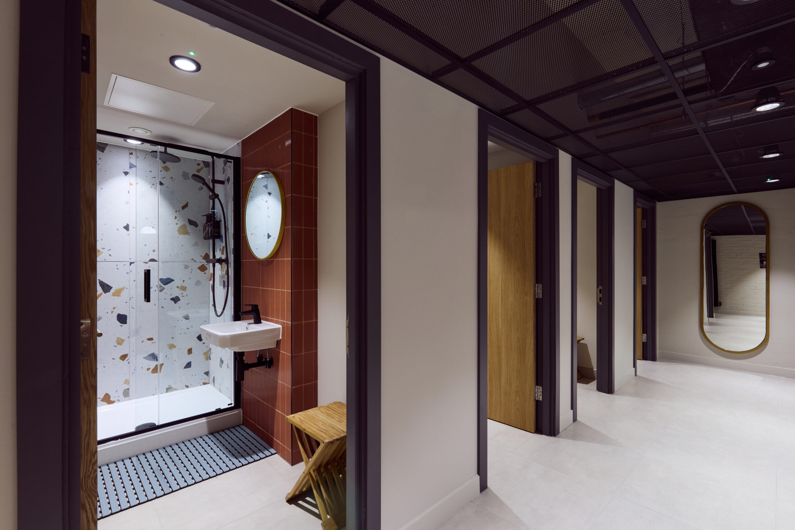 e6cf2f01c9f13f37810889bcd7f893ac-onsite-showers.jpeg