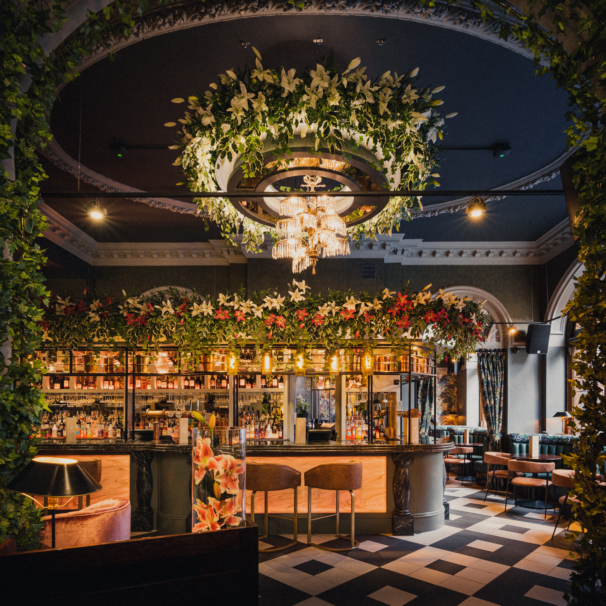6b5ba7a67aae8a4c593e679ec2f8b054-leila-lilly-s-interior-wide-7.jpg