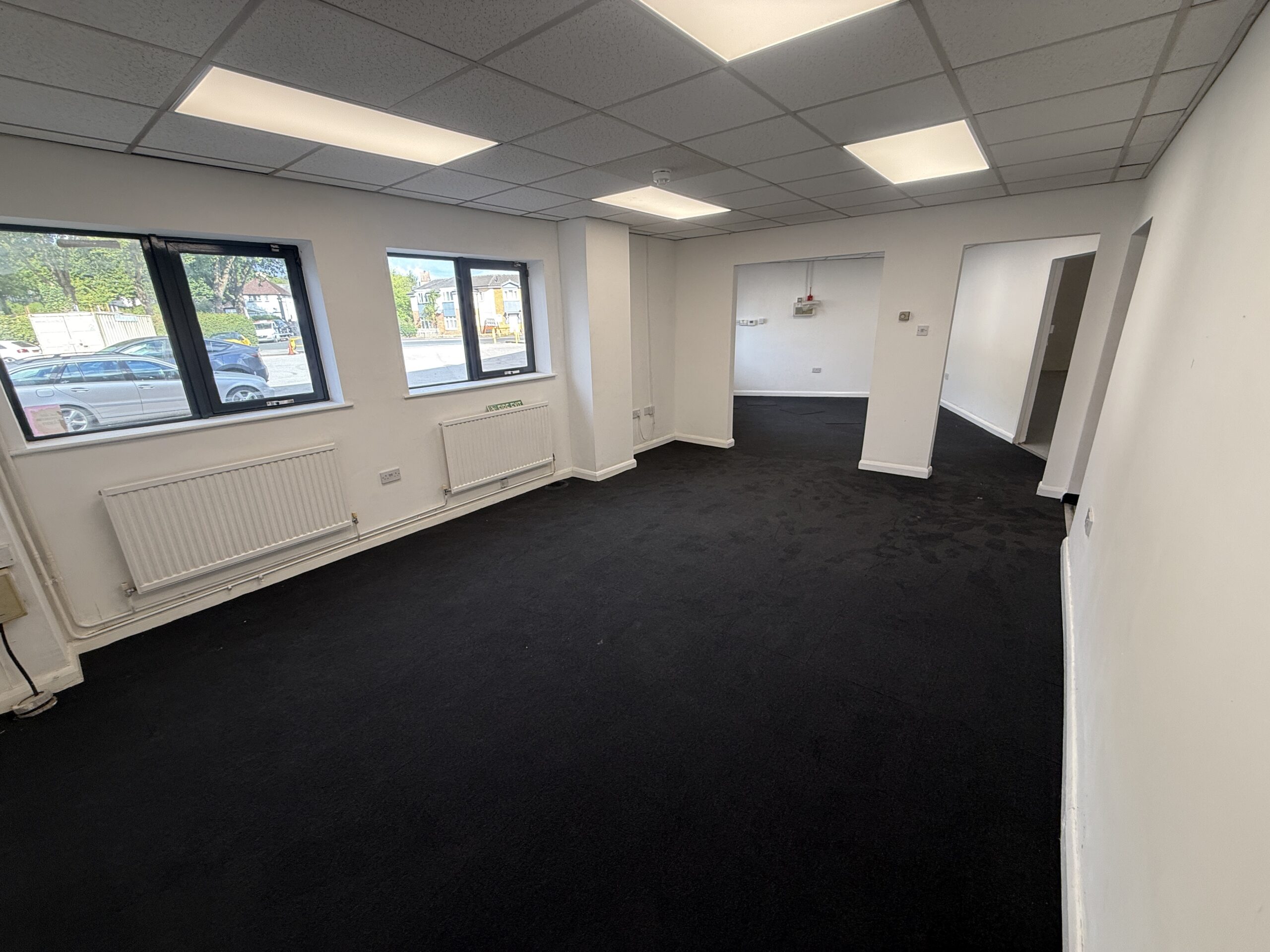 7e2df5ec6dbccce38586d4d1f550050c-4-internal-photo-offices.jpg