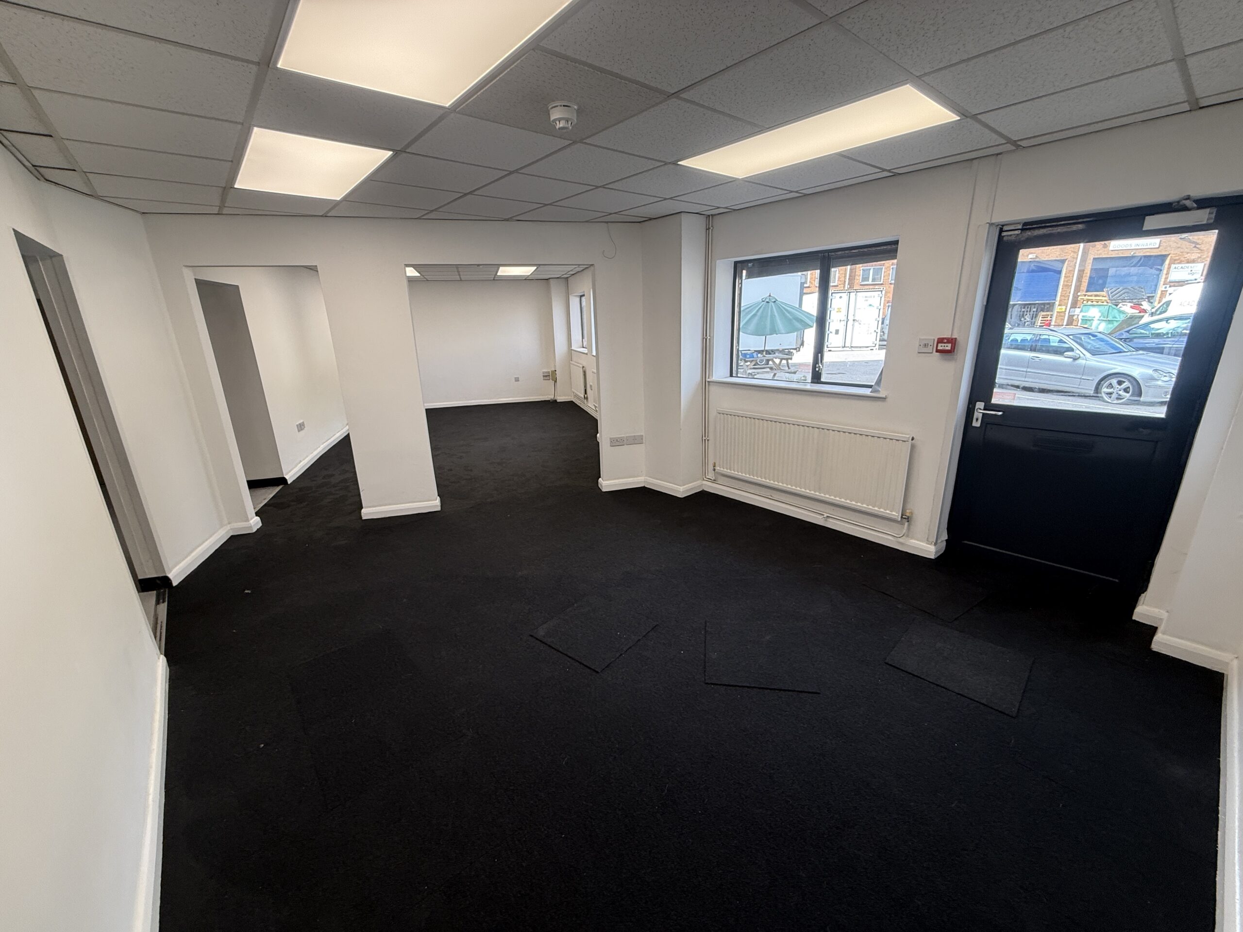 420bd603f496c543f8306d8aed320894-5-internal-photo-offices.jpg