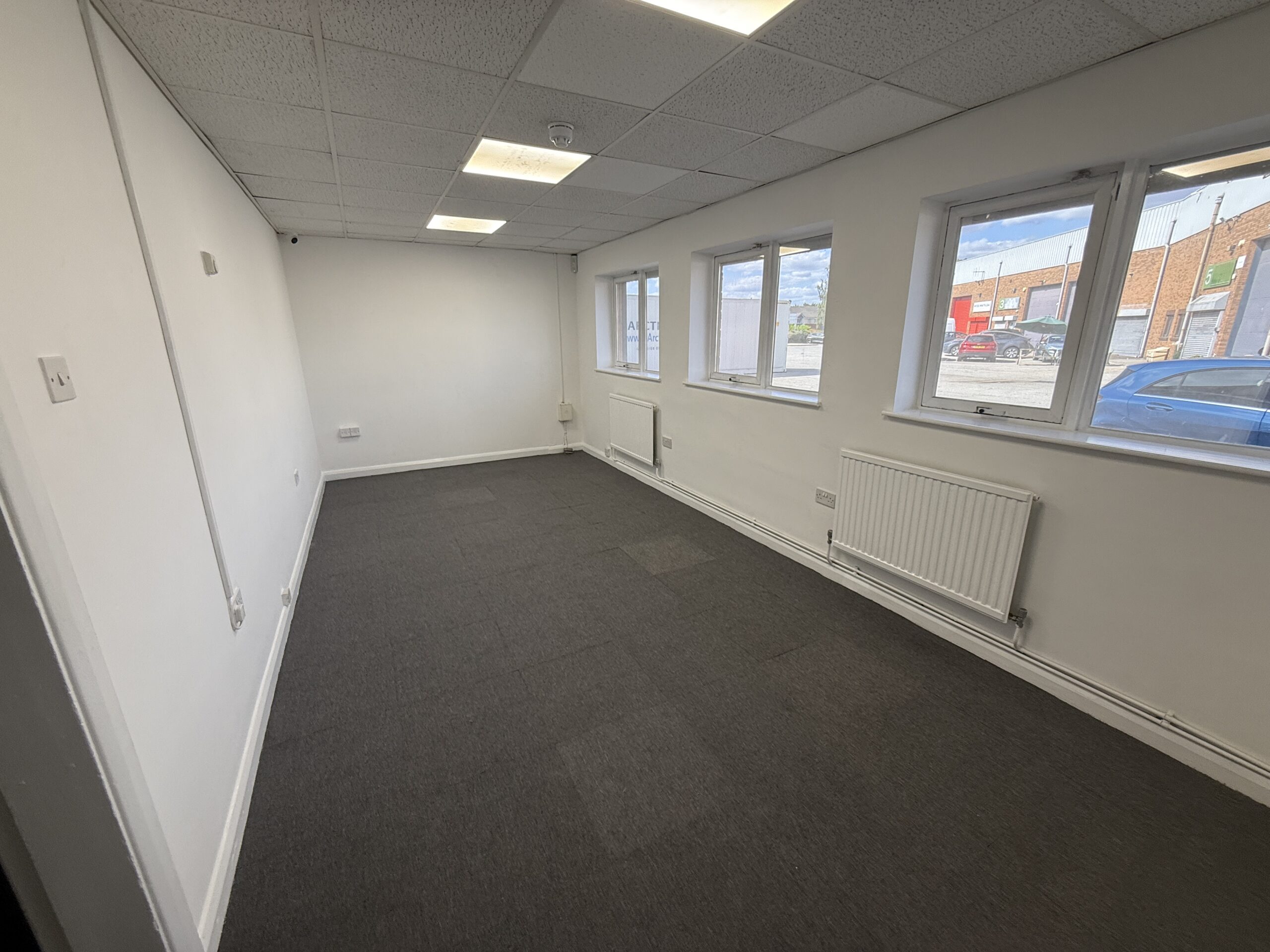 9f196b2bce85ecb95c2a92e493f71fca-5-internal-photo-offices.jpg