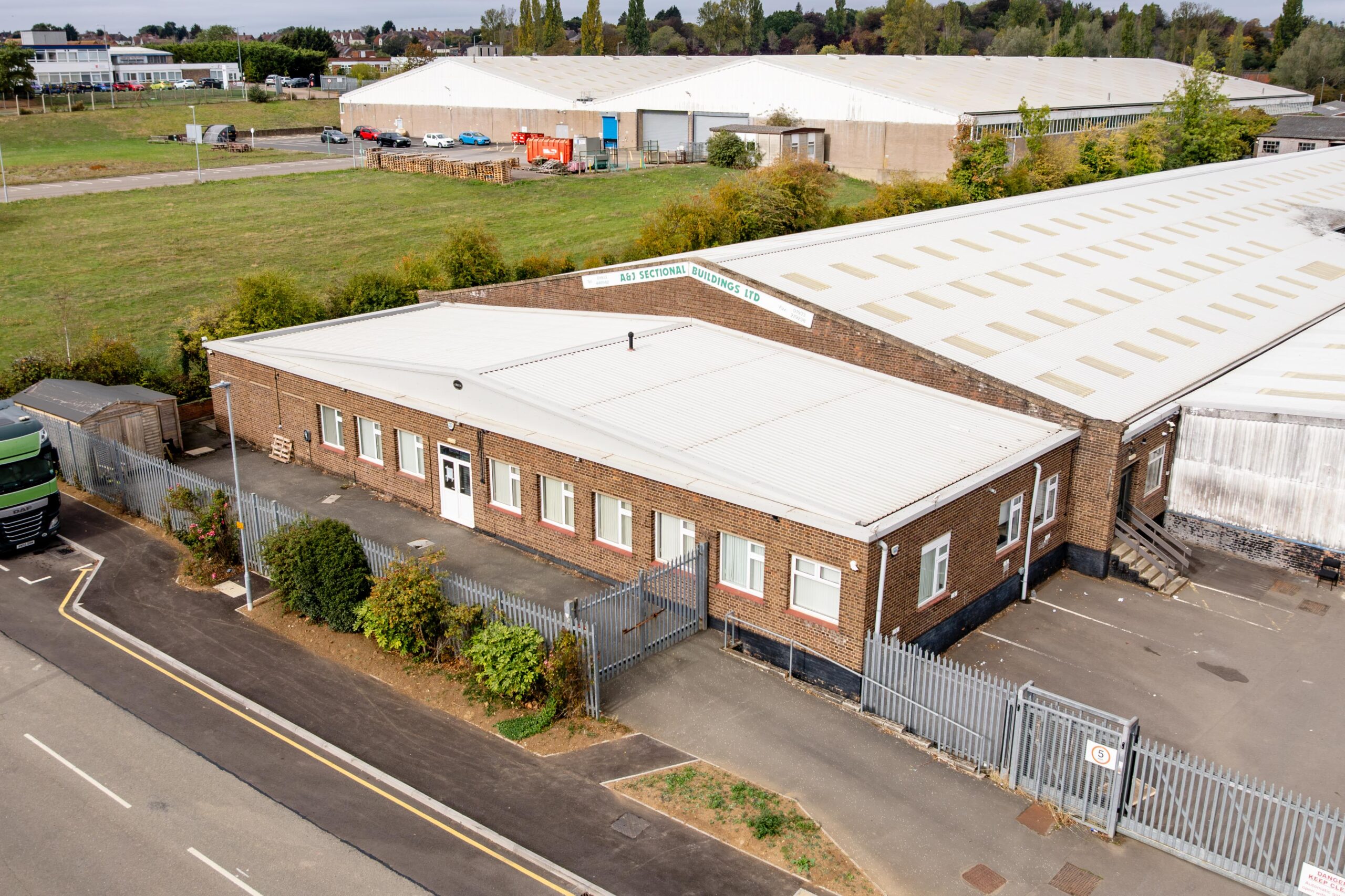 9f21dbd7cf77f80a19f2dcd283d588a6-a-j-sectional-buildings-11-13-edmonds-close-0077.jpg